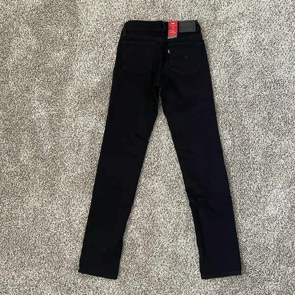 BNWT Levi’s 712 Slim Jeans - Picture 3 of 5